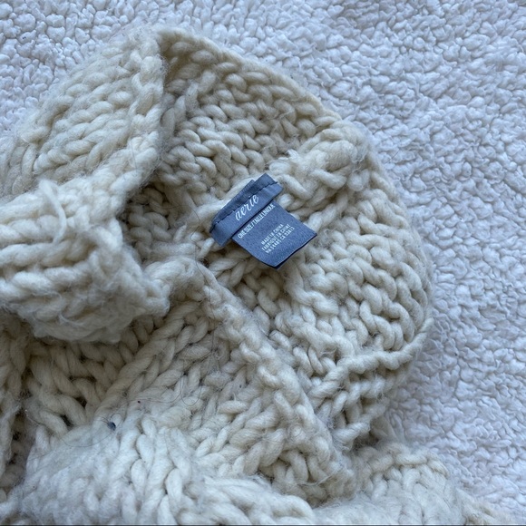 Aerie circle scarf - Picture 2 of 2